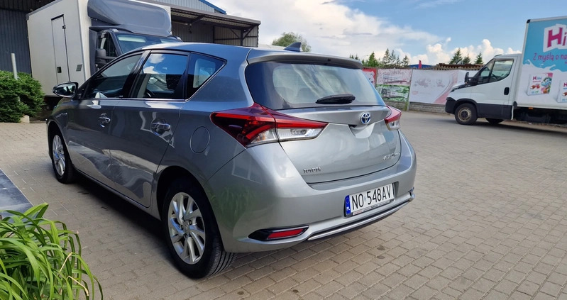 Toyota Auris cena 64900 przebieg: 82000, rok produkcji 2016 z Połaniec małe 172
